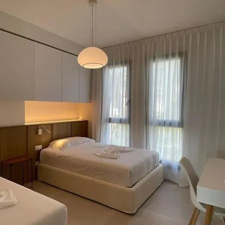 Amazing Brand New Flat In Apartment *